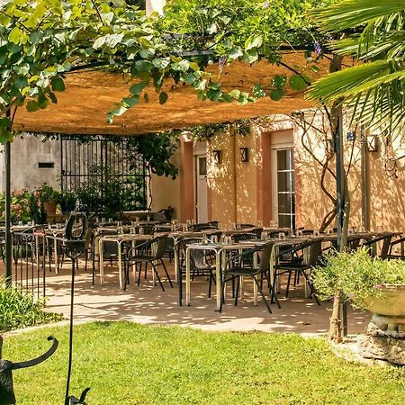 Hotel Restaurant Les Touristes Vals-les-Bains Exterior foto